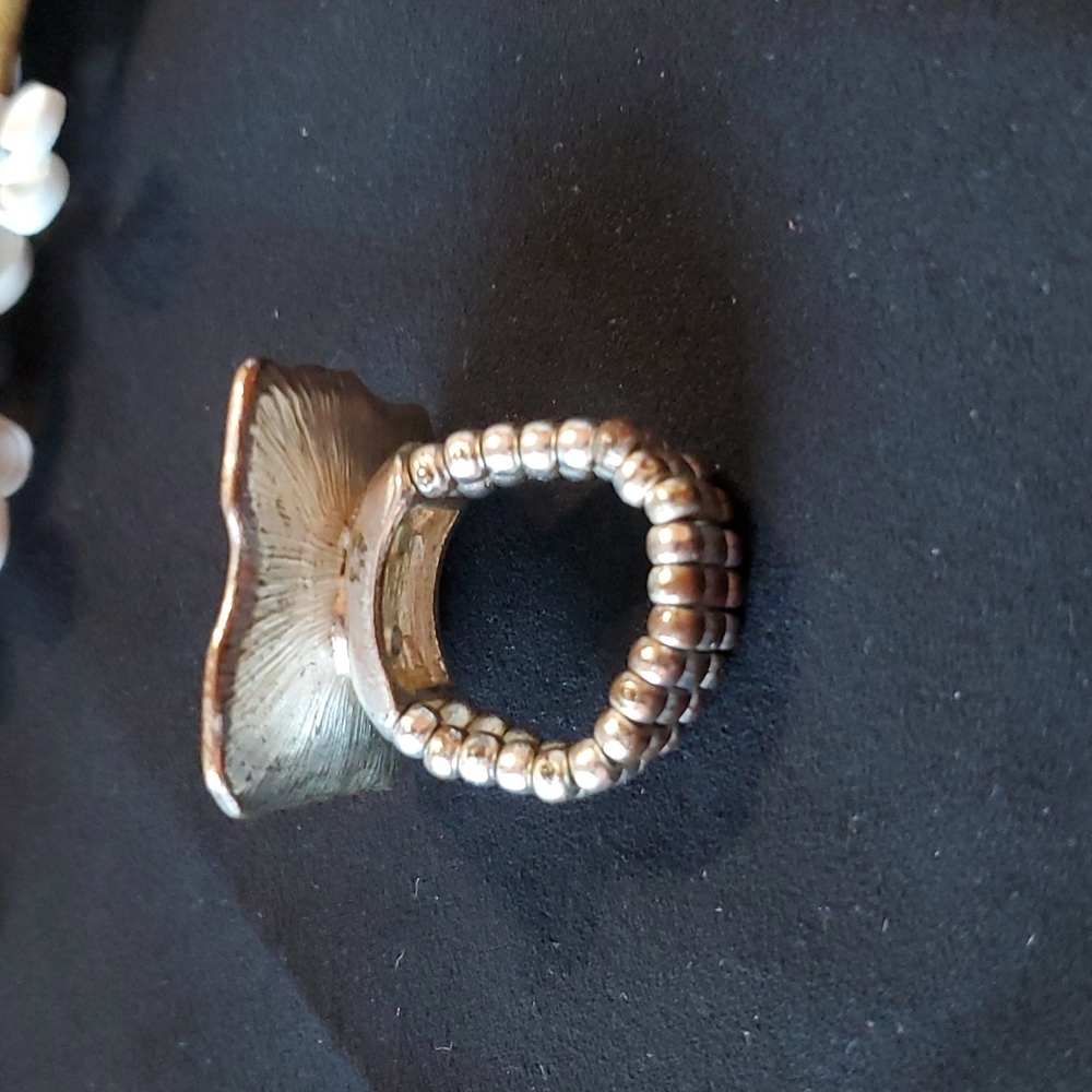 Ring - Picture 2 of 4